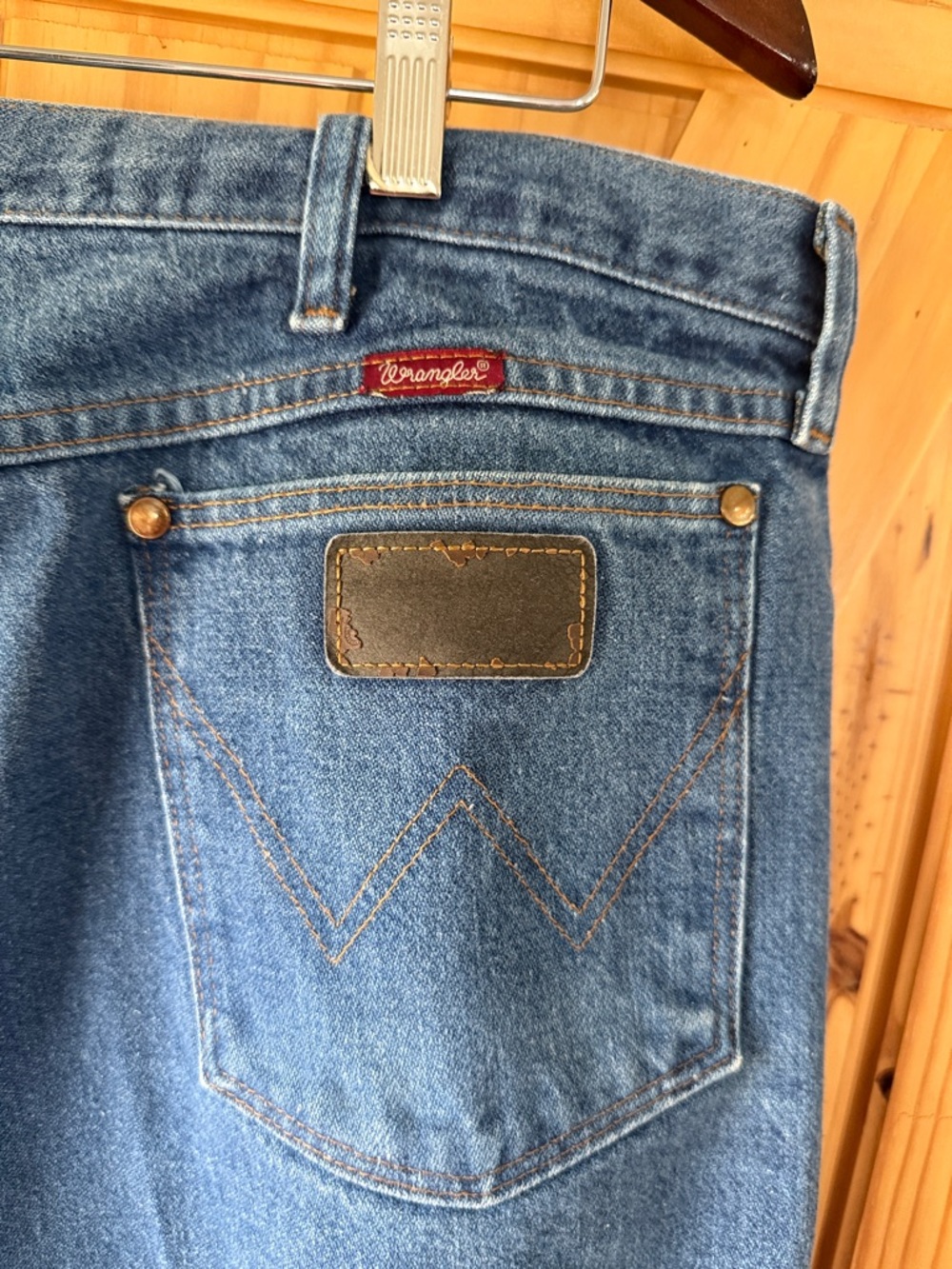 Wrangler Men’s Blue Denim Relaxed Fit Jeans with Back Pocket Stitching